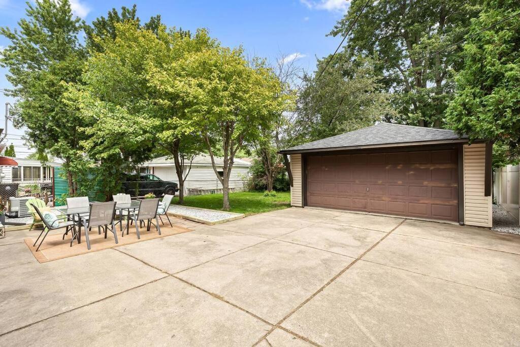 New! Cozy Mid Century Modern Oasis 3Bd Home Roseville Exterior photo